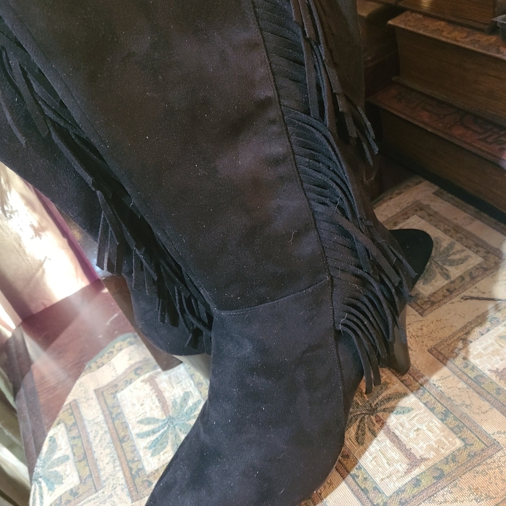 Black suede boots with fringes size 10WW